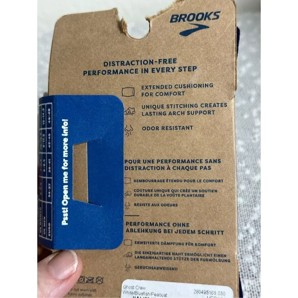 BROOKS Ghost Crew Socks NWT Medium or Large